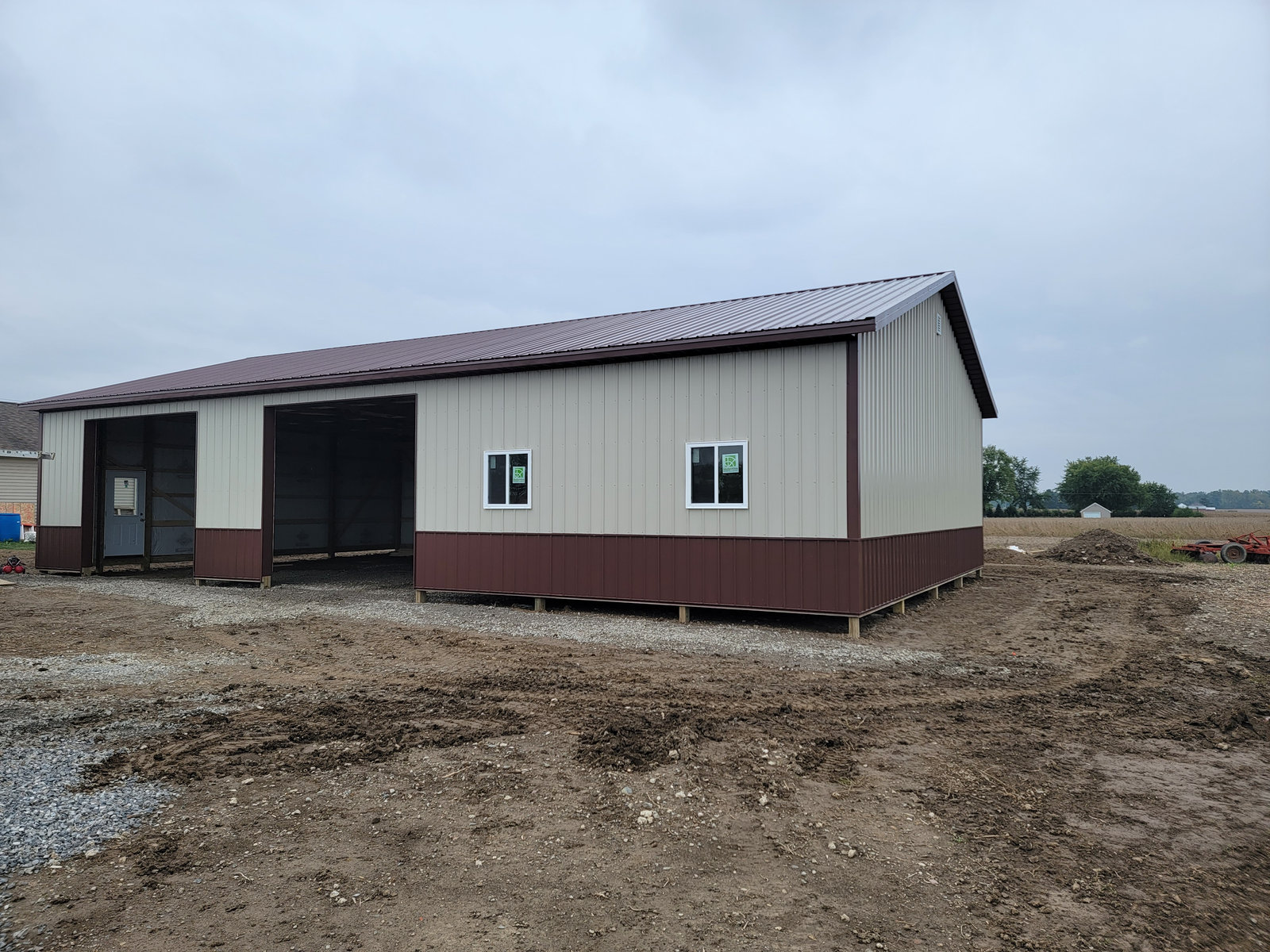 New pole barn built by T&J Construction, a pole barn builder in Northern Indiana